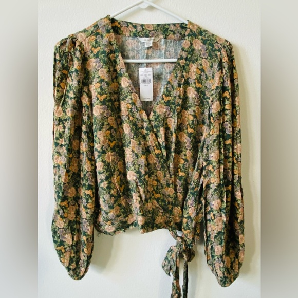 American Eagle Outfitters Tops - American Eagle Floral V-Neck Wrap Top M